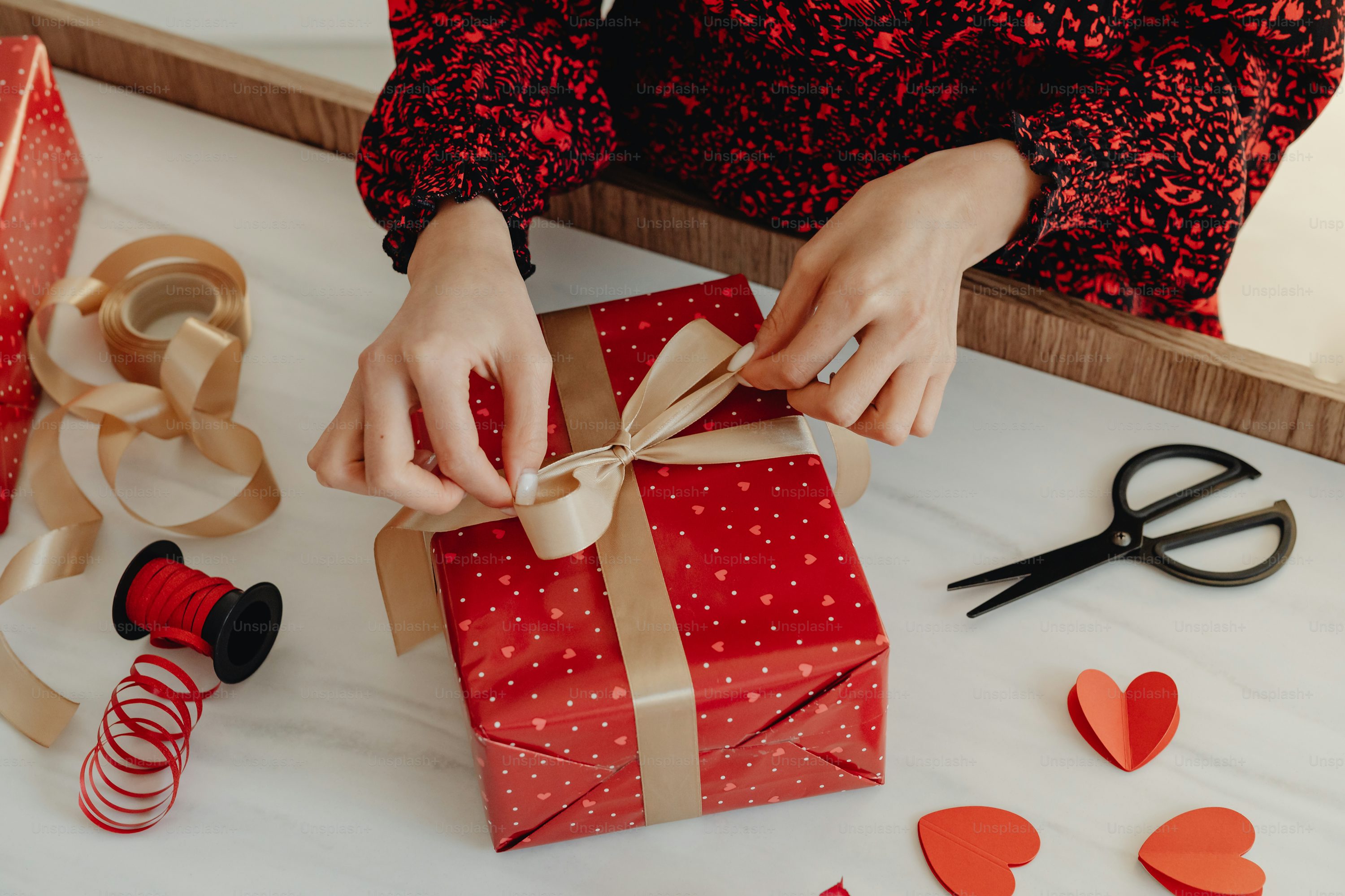 Why Our New Essential Oil & Crystal Sets Are The Perfect Birthday Gift - Elle Cadeaux