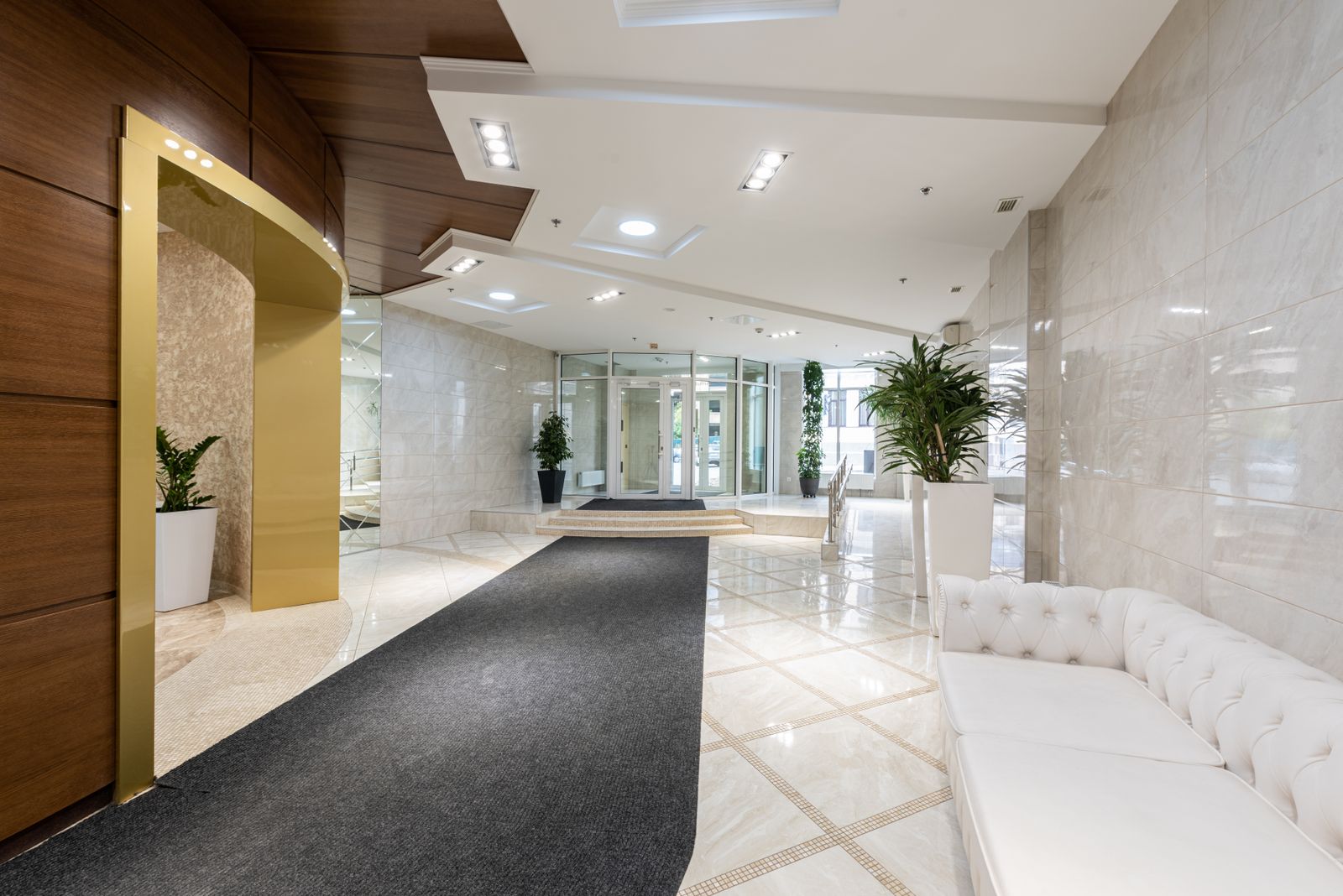 How to Make Your Home Smell Like a 5-Star Hotel on a Budget — modern luxury hotel lobby